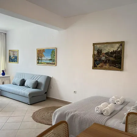 Apartment Blue Pearl Toroni