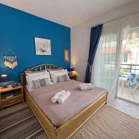 Apartment Blue Pearl Toroni